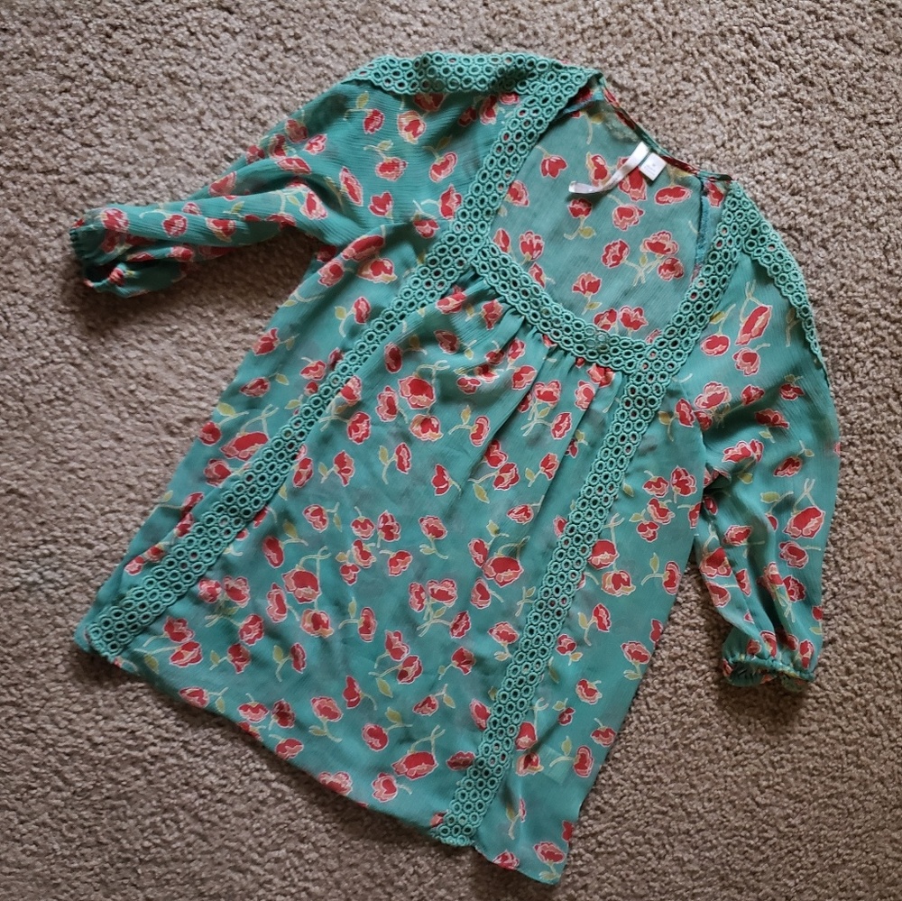 Lauren Conrad flowy shirt